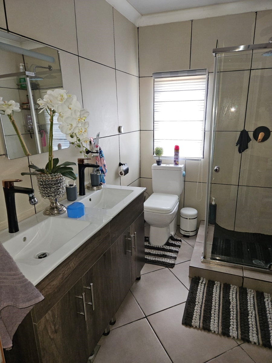 5 Bedroom Property for Sale in Villiers Free State